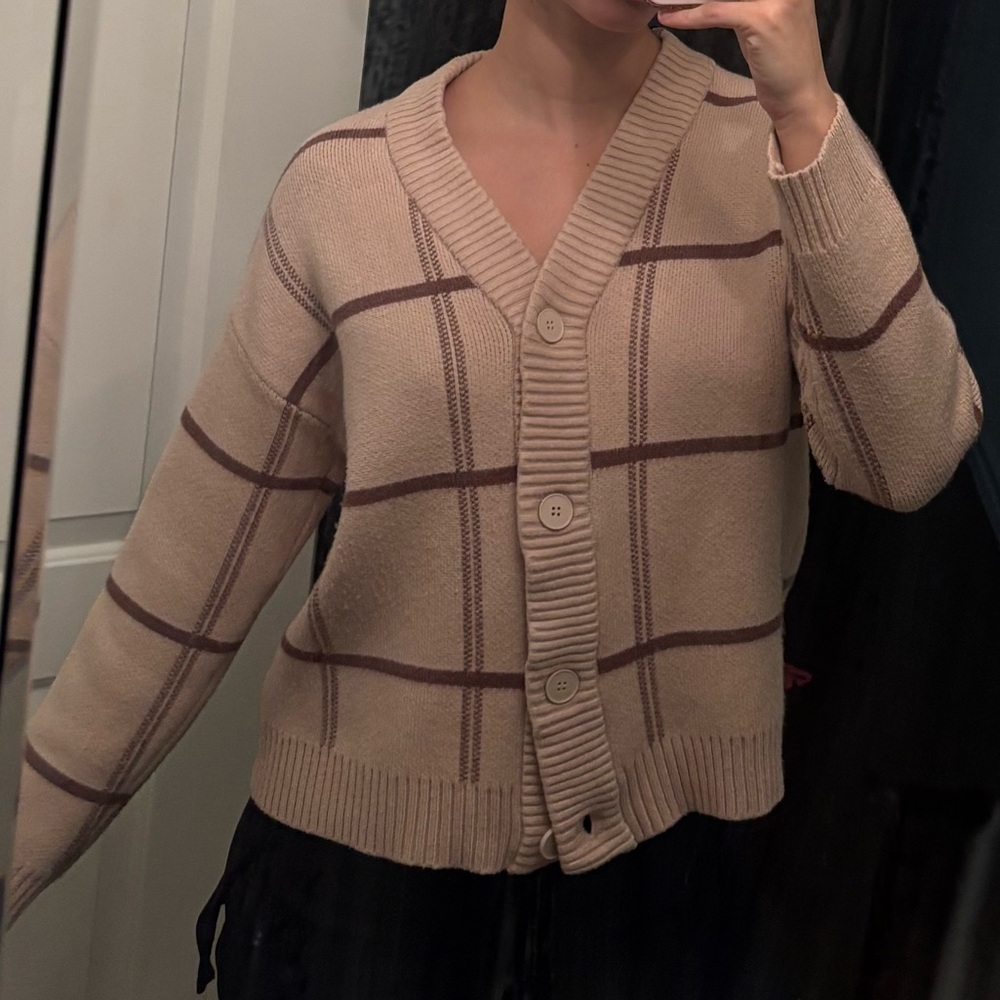 Oak + Fort Beige Plaid Oversized Cardigan - Picture 4 of 10